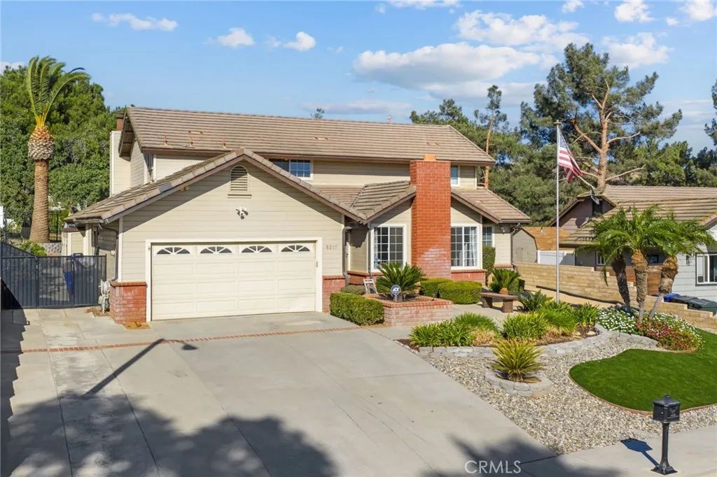 8215 Tamarind Lane, Jurupa Valley, California 92509 home-pic-5